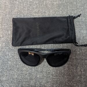 Sungait Black Sporty Round Sunglasses Unisex